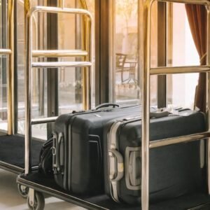 עגלות מזוודות